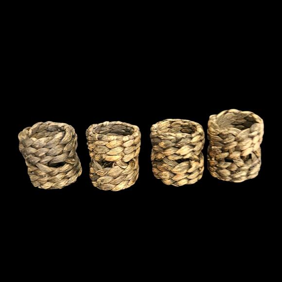 Set of 4 Woven Seagrass Napkin Rings Rustic Farmhouse Boho Natural Table Decor - Picture 1 of 2